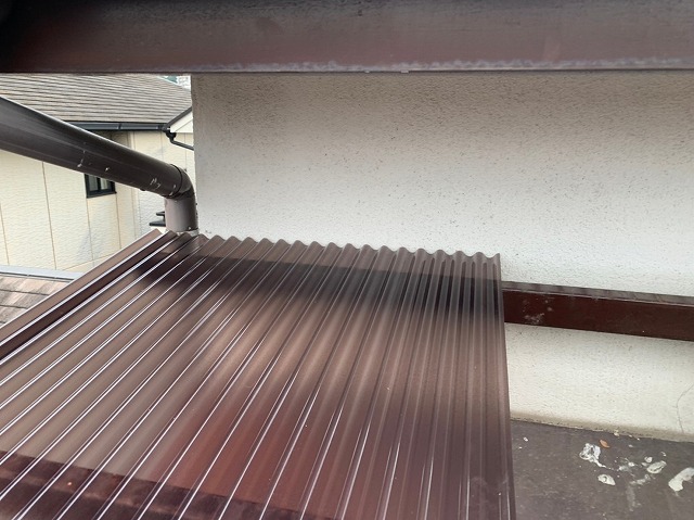 ベランダ波板張り